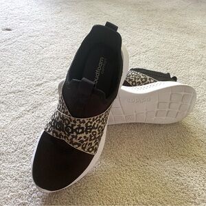Adidas slip on cloudfoam comfort with leopard vibe